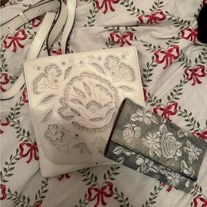 Patricia Nash White Floral Crossbody Bag